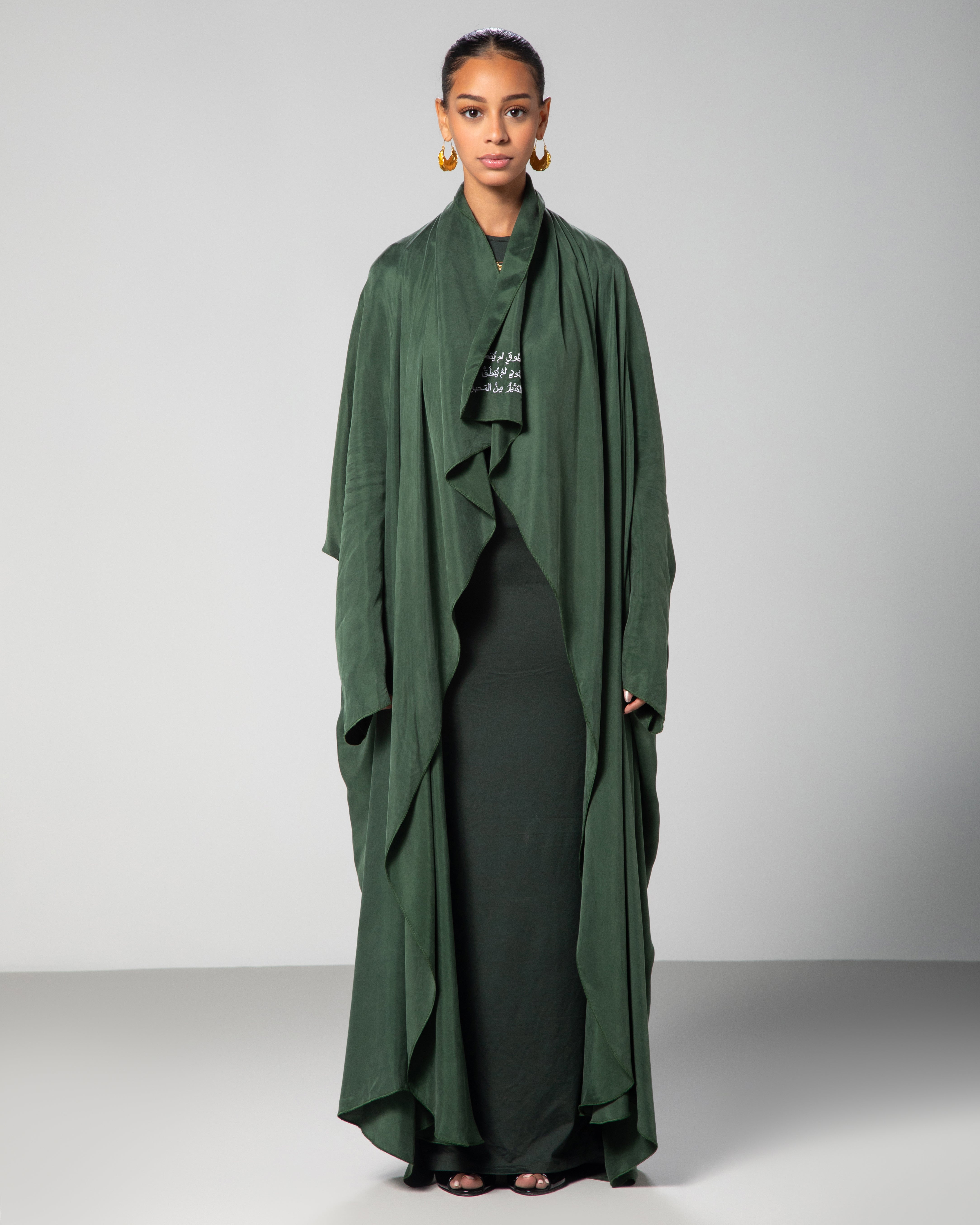 The Flow Abaya In Mat Green