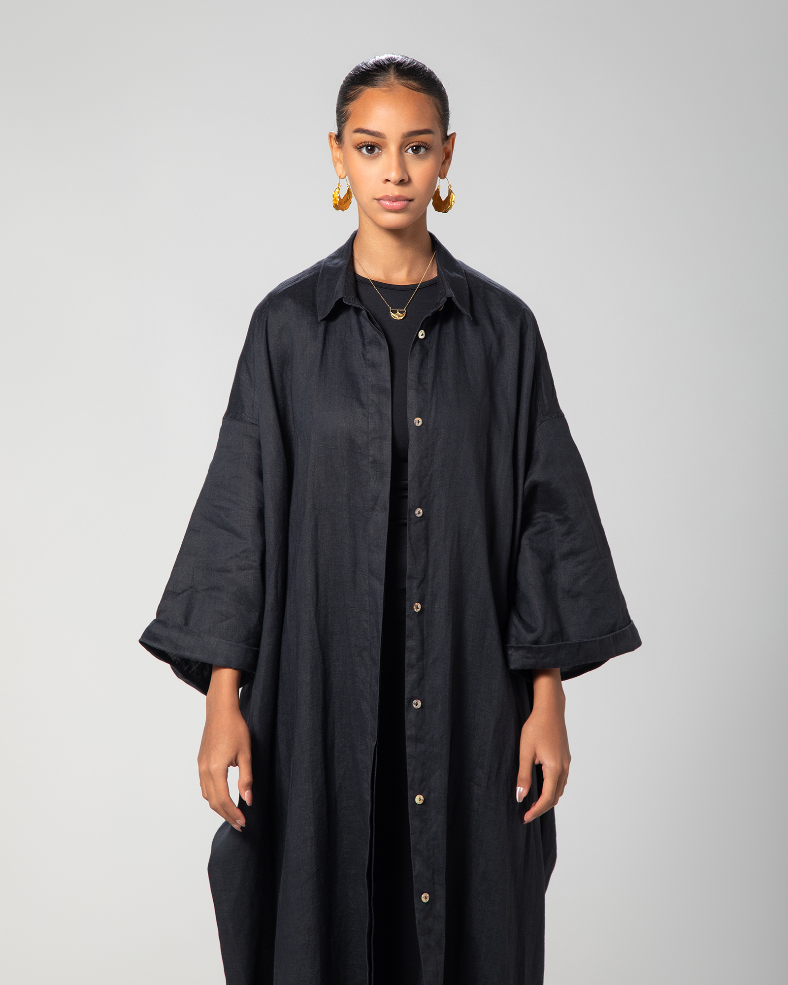 long sleeve linen kaftan button closure detail