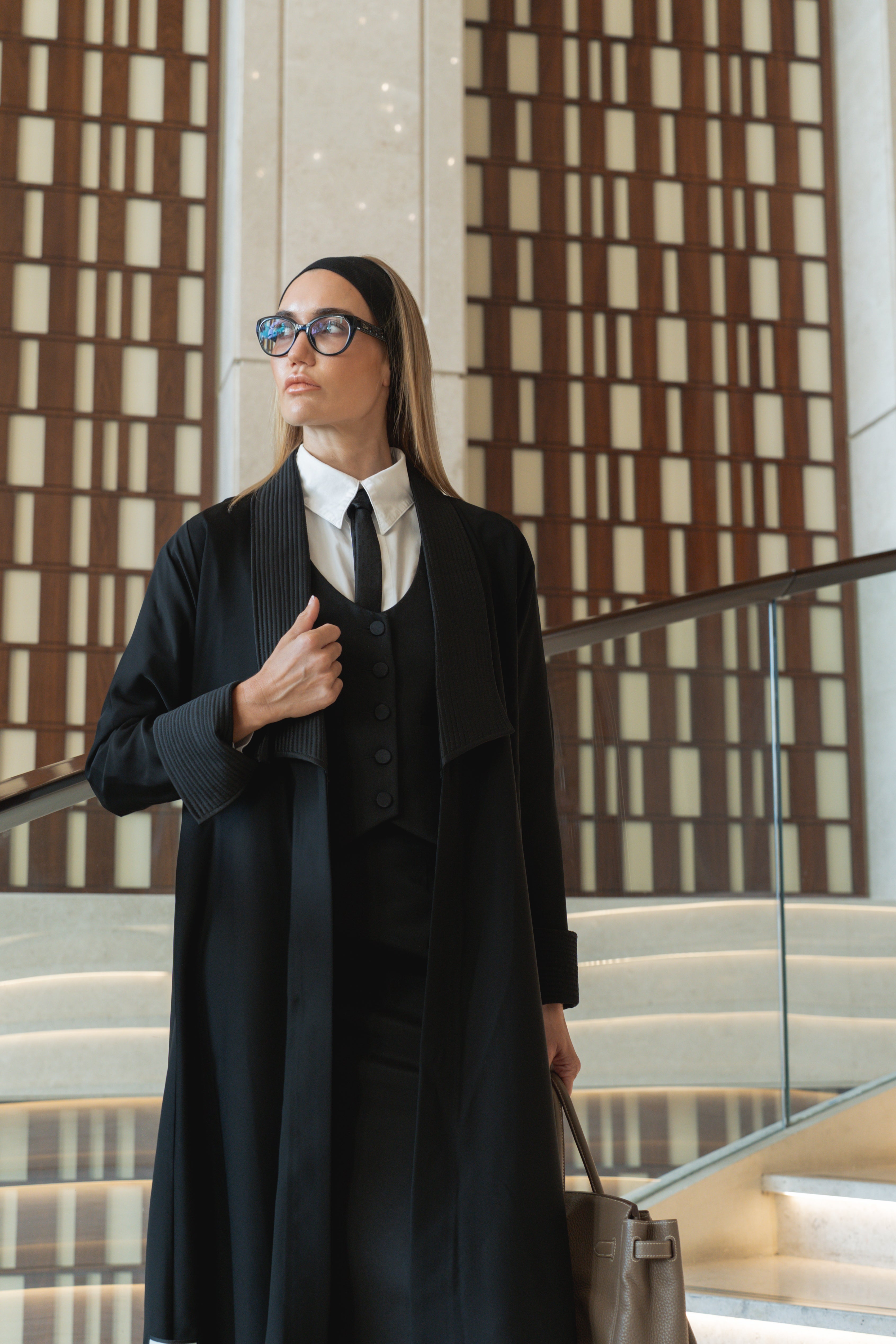 The Huwaila Abaya – Classic Black Abaya with Pleated Collar and Cuffs