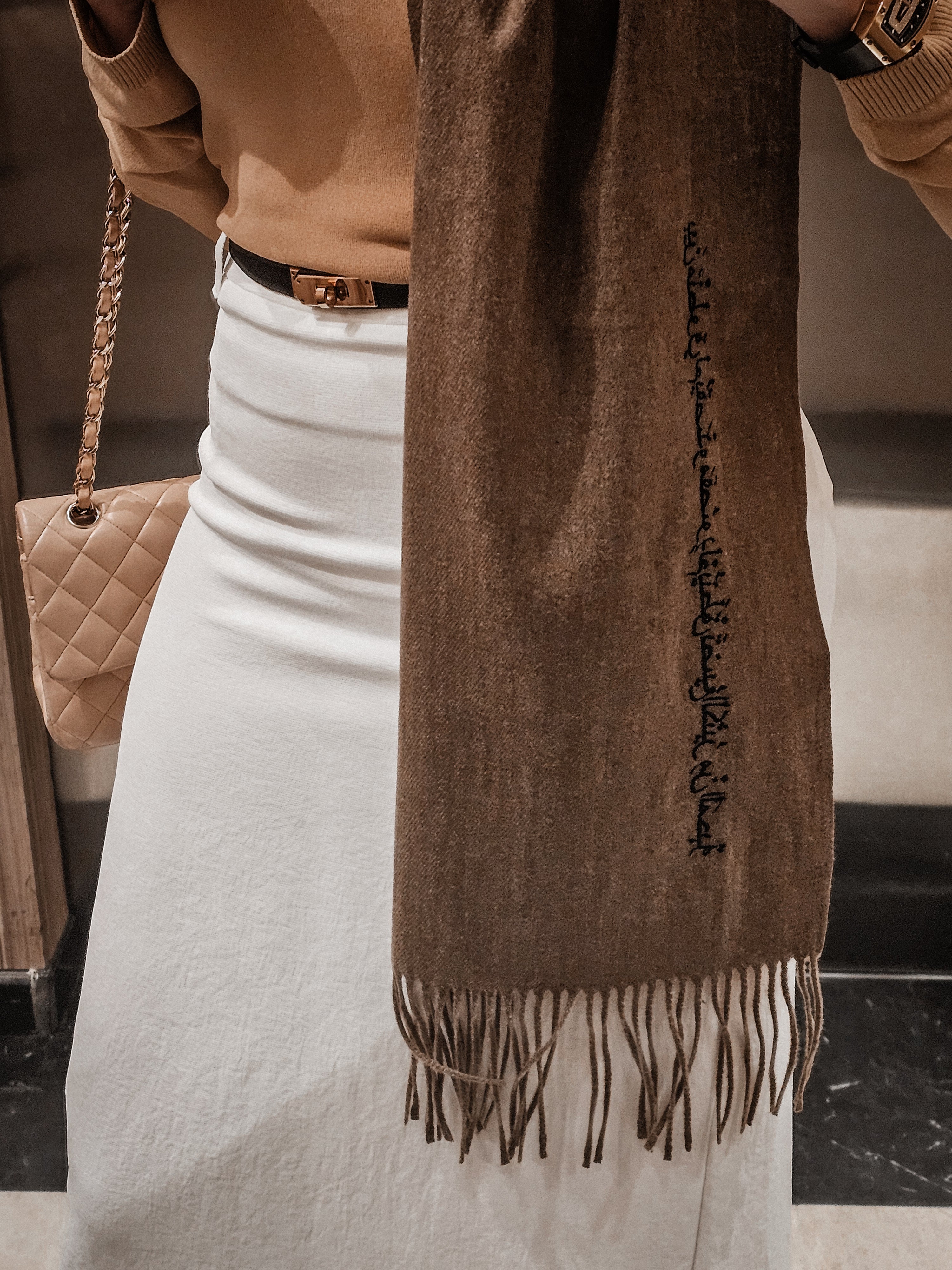 Zoomed-in image showing scarf wrapped around neck, highlighting cozy texture – UAE, KSA, Qatar